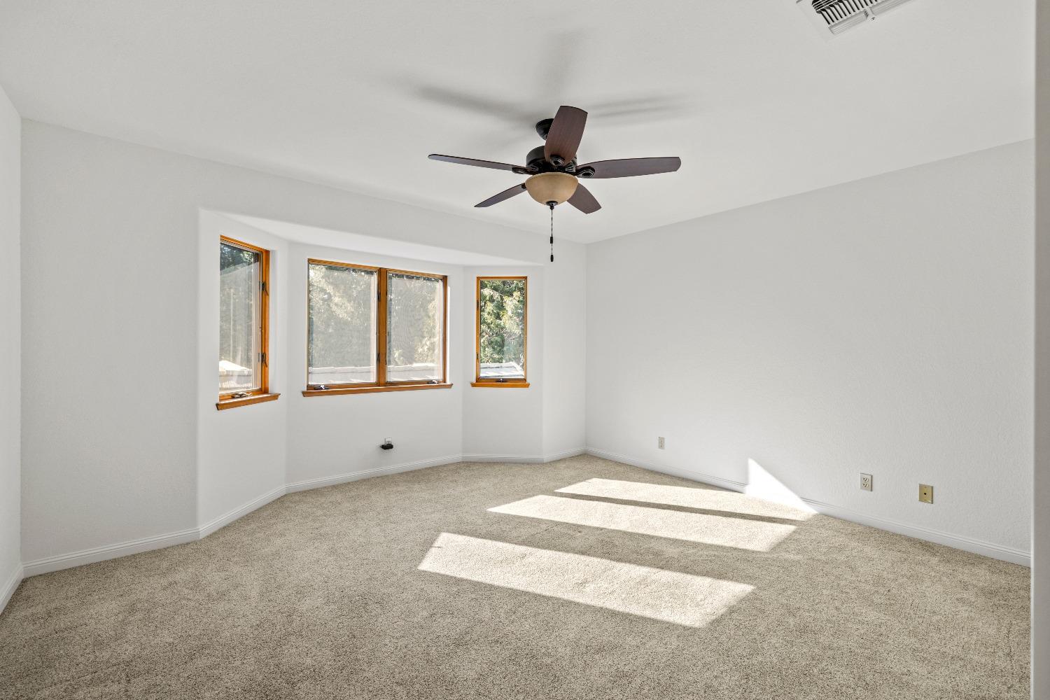 2689 Ivy Knoll Drive