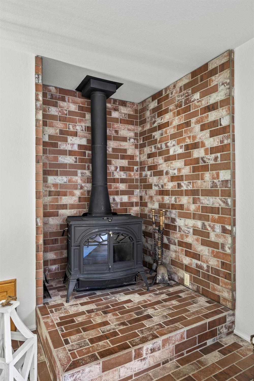 2689 Ivy Knoll Drive