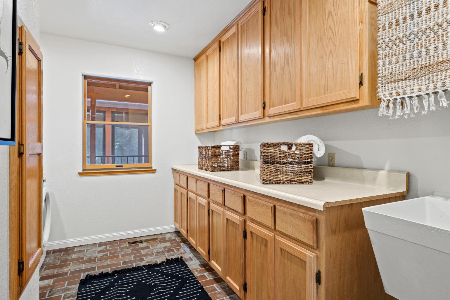 2689 Ivy Knoll Drive