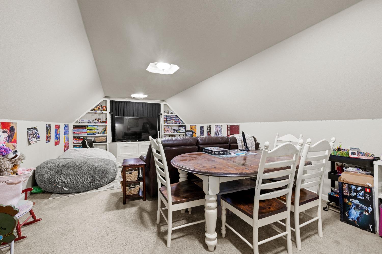 1044 Diamante Robles Court