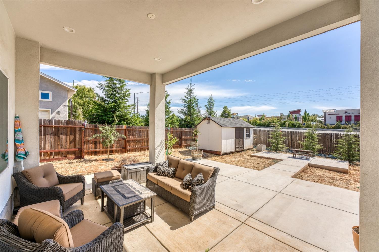 3262 Country Club Drive