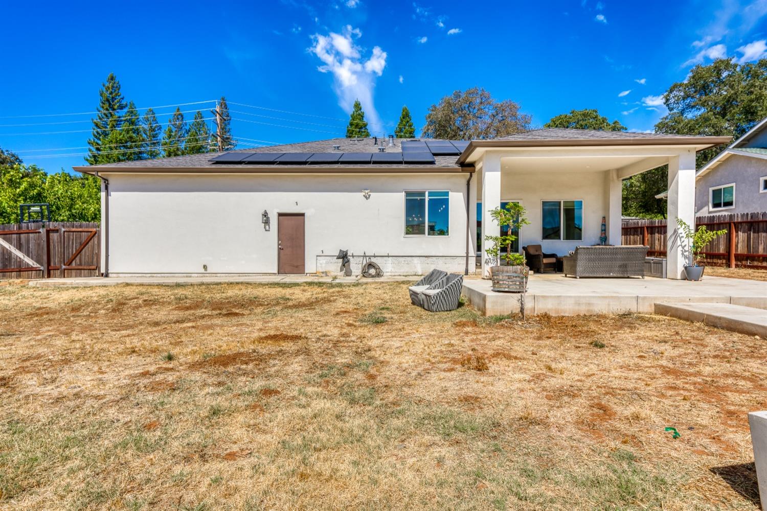 3262 Country Club Drive