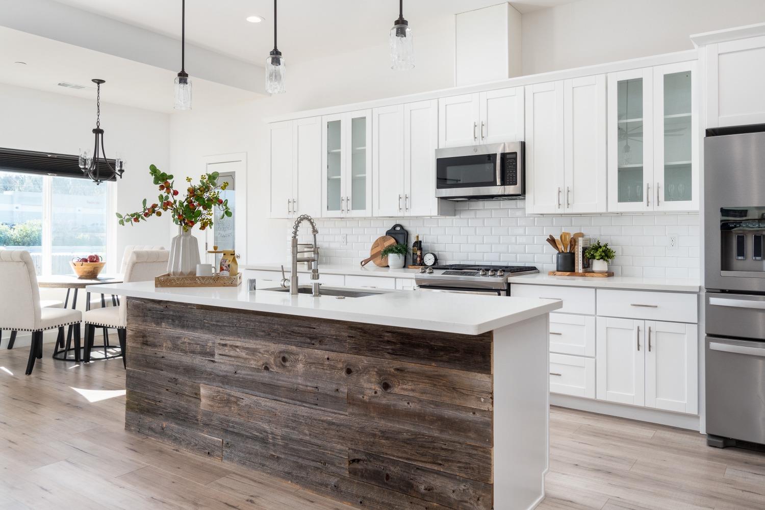 3262 Country Club Drive