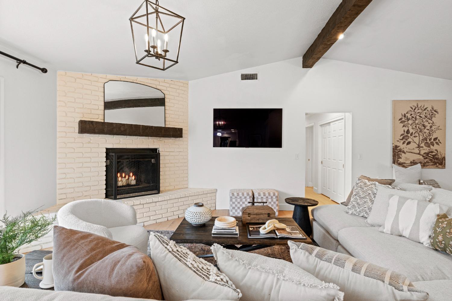 2787 Tam O Shanter Drive