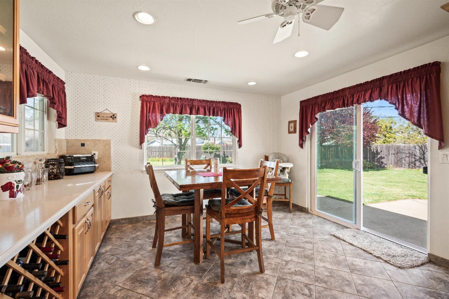 3529 Ridgewood Way