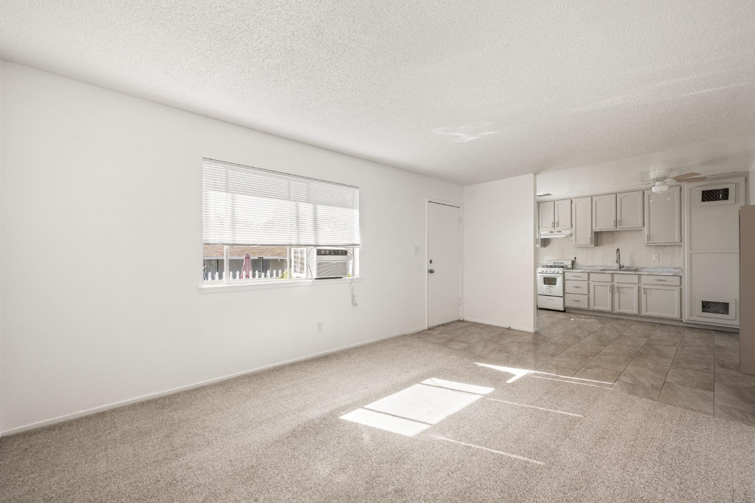 852 Live Oak Way