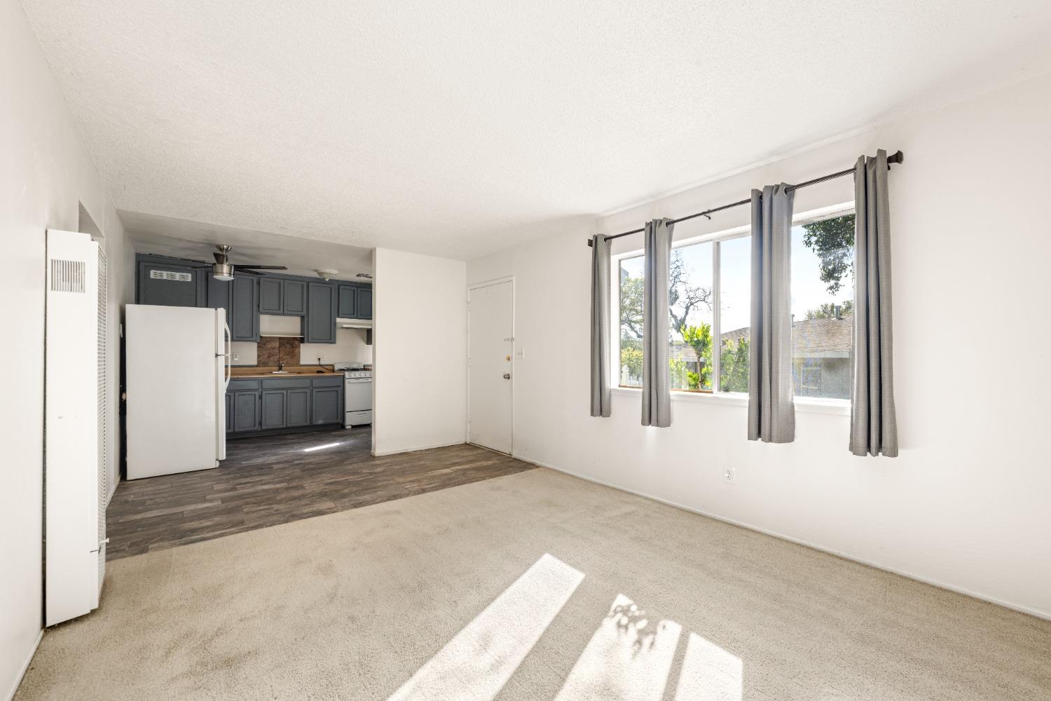 852 Live Oak Way
