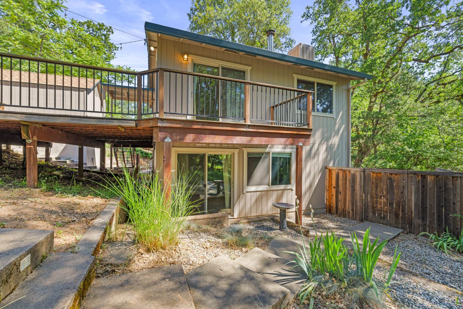 899 Holly Way