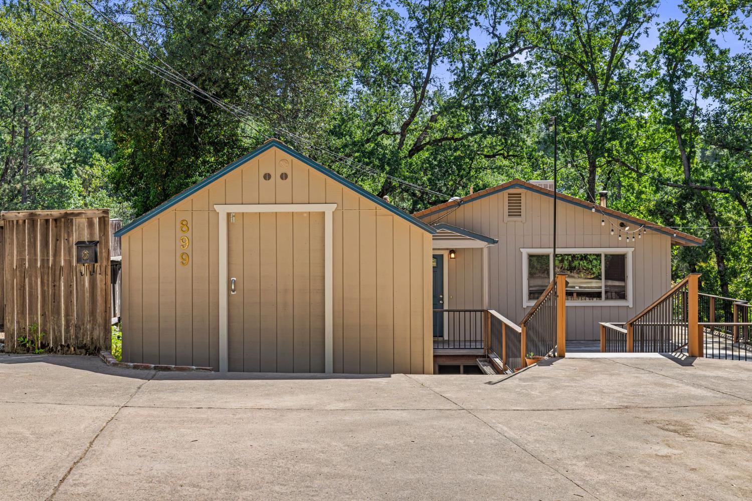 899 Holly Way