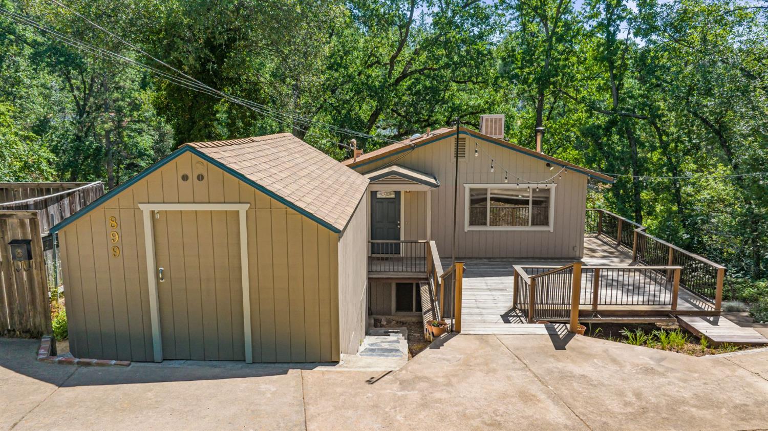 899 Holly Way