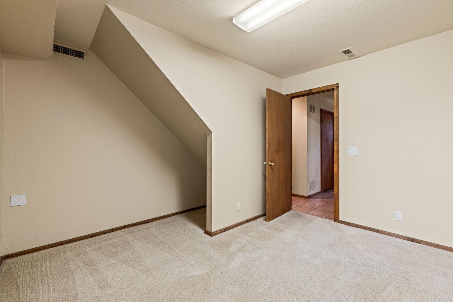 899 Holly Way
