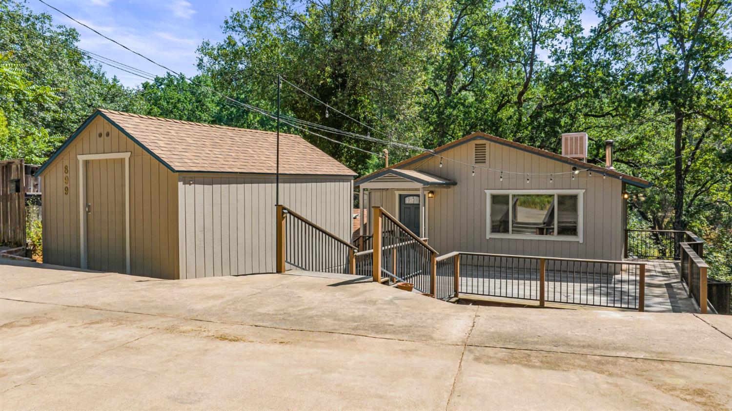 899 Holly Way