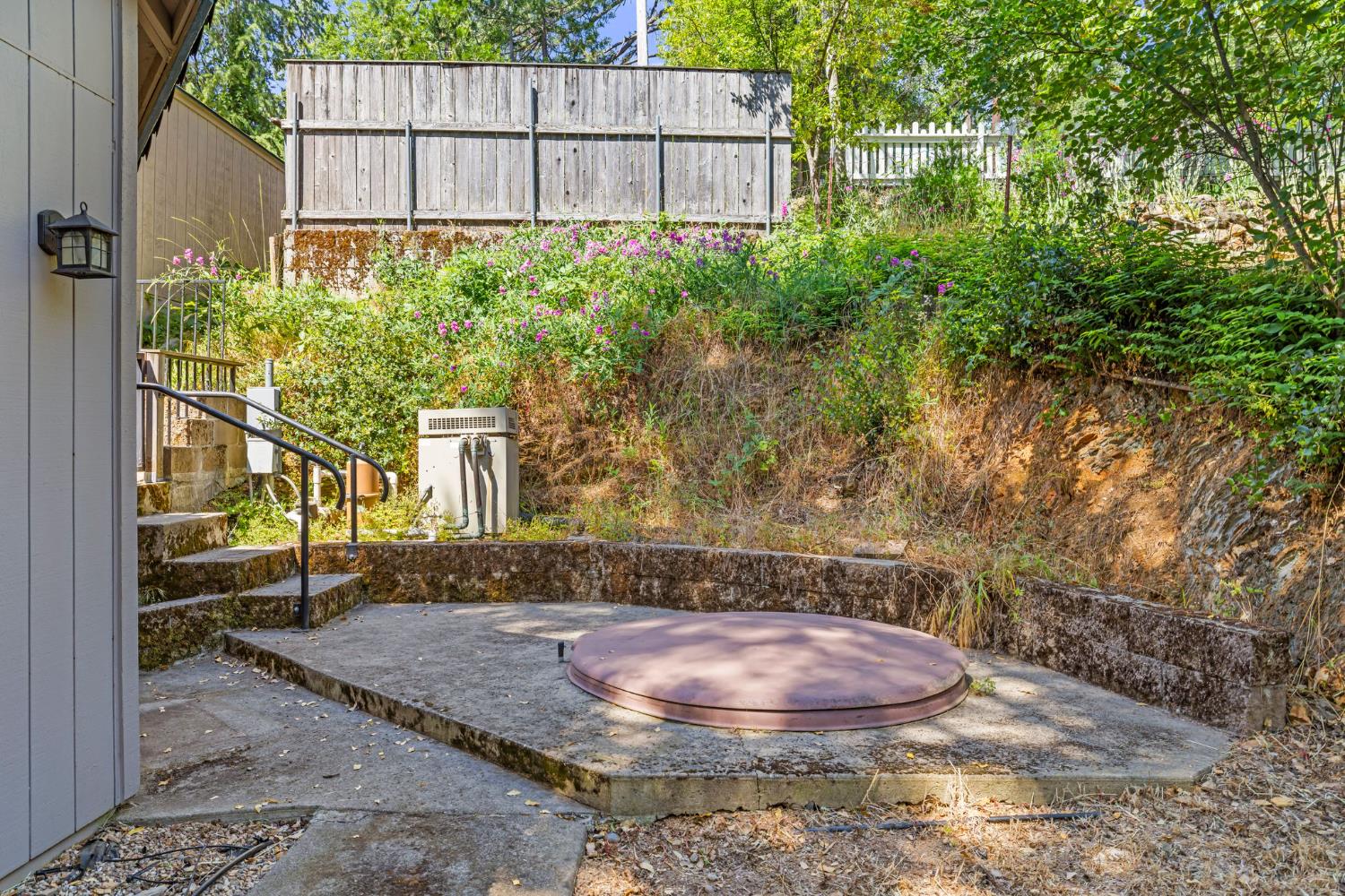 899 Holly Way