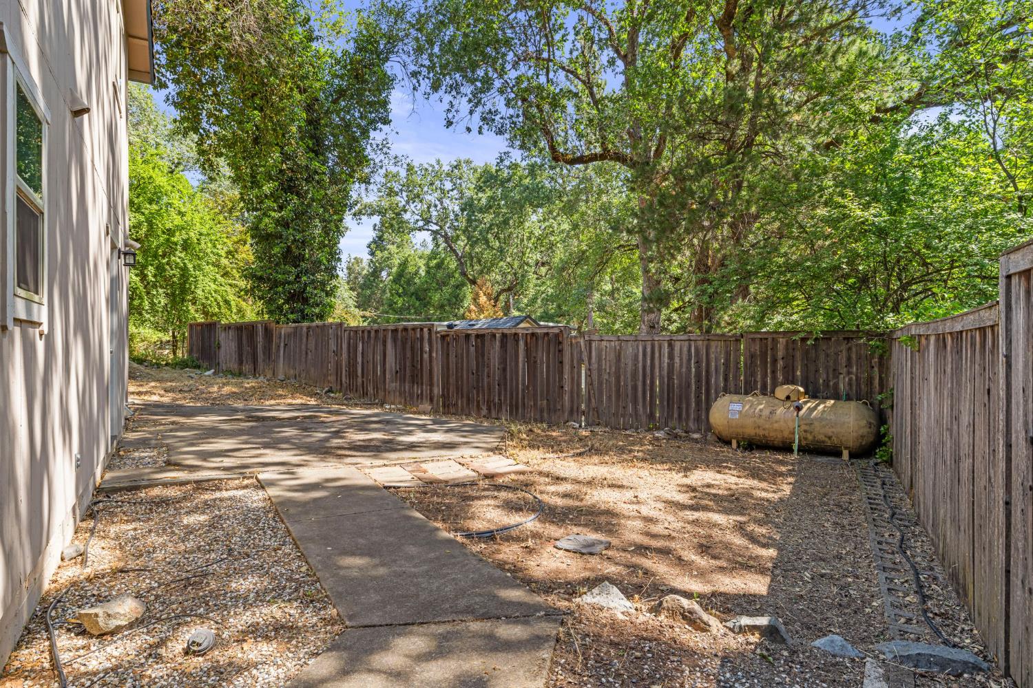 899 Holly Way