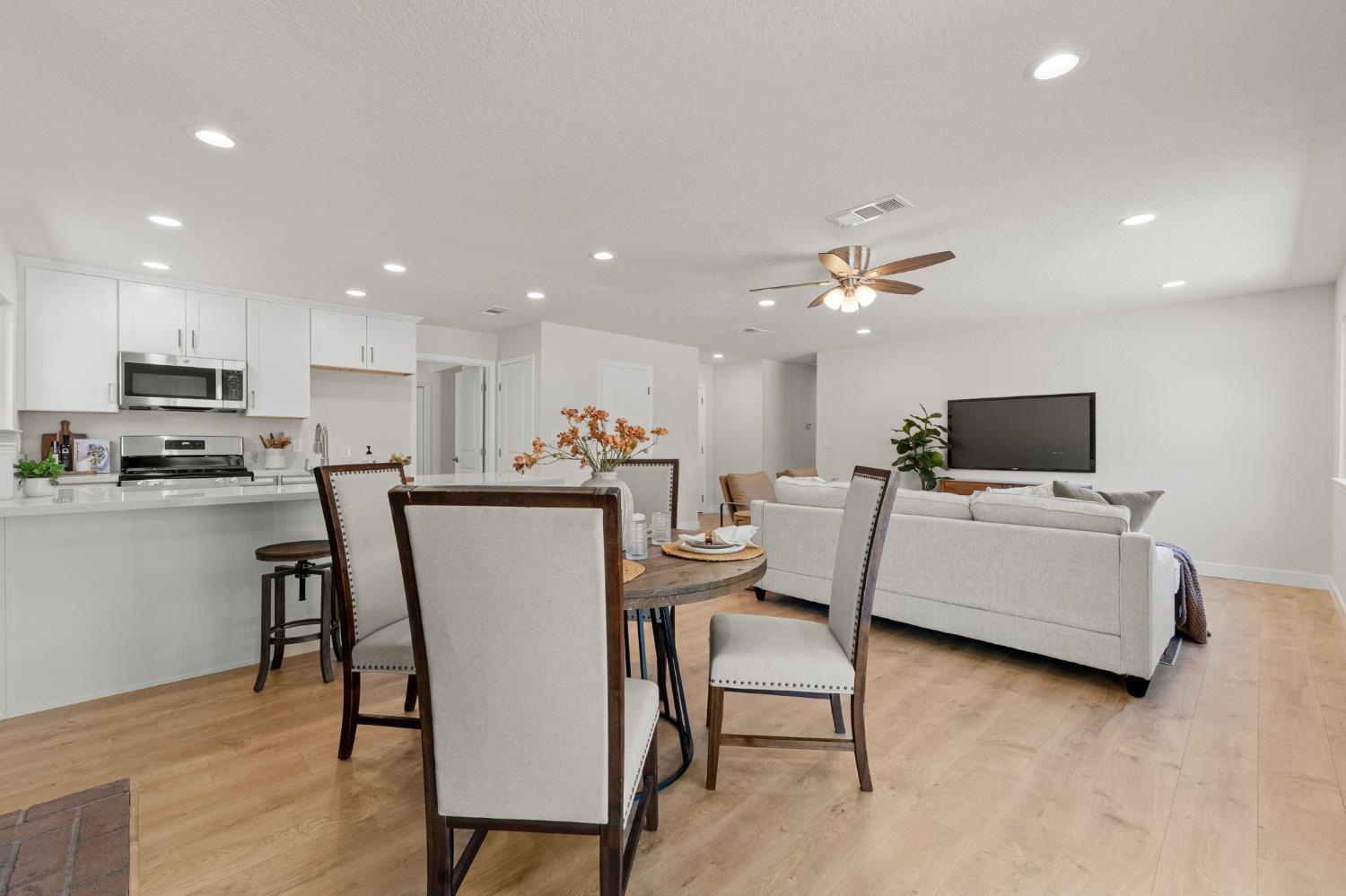 6933 Sylvan Glen Way