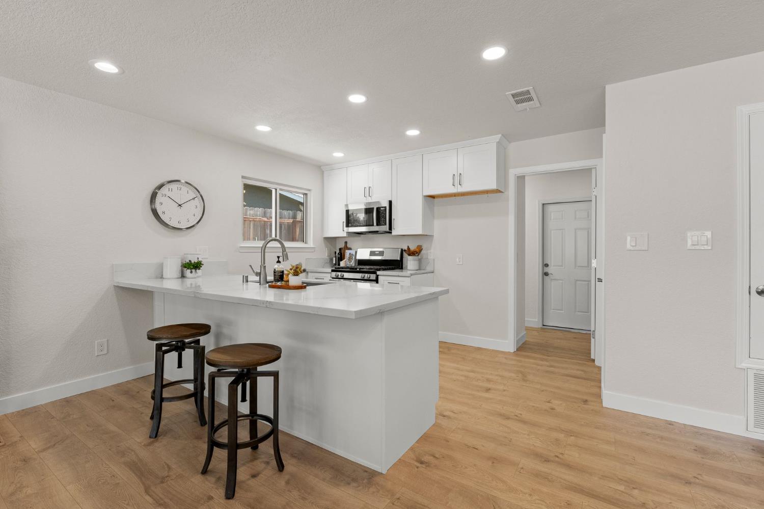 6933 Sylvan Glen Way