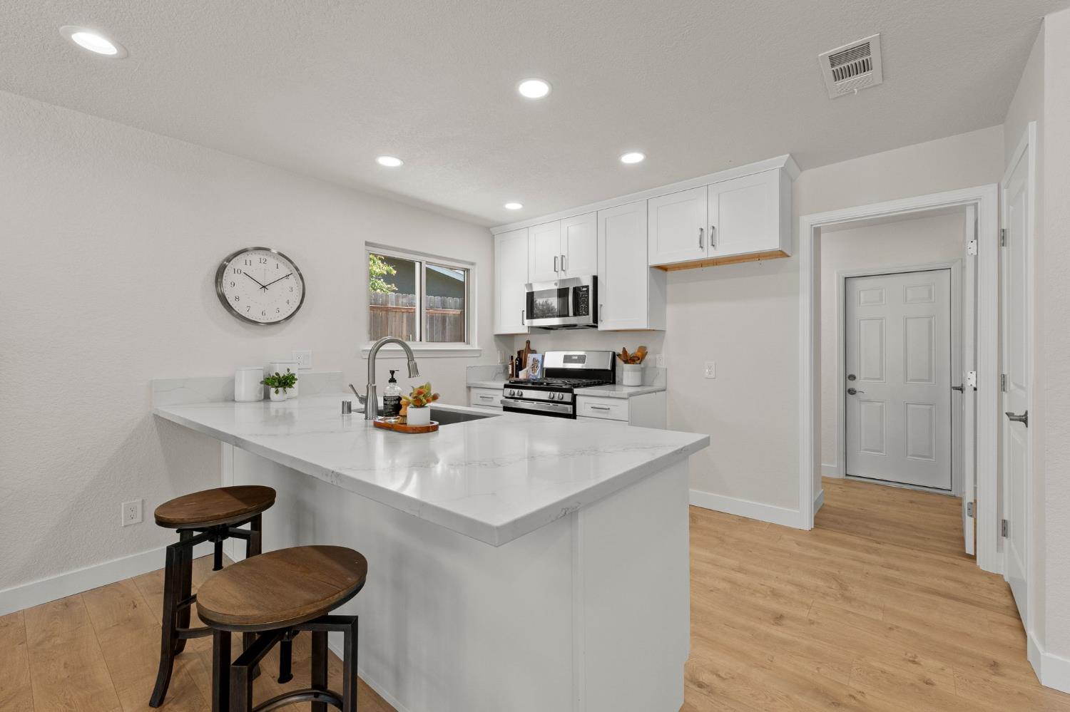 6933 Sylvan Glen Way