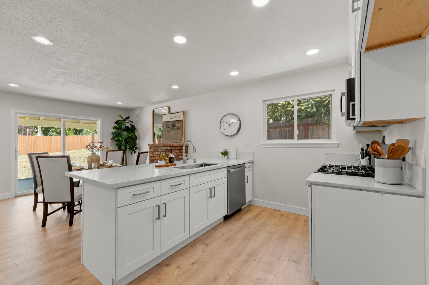 6933 Sylvan Glen Way