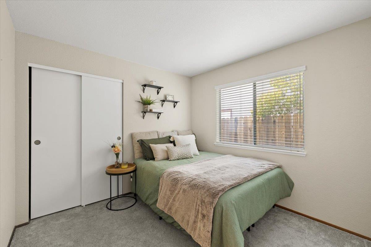 9043 Petite Sirah Way