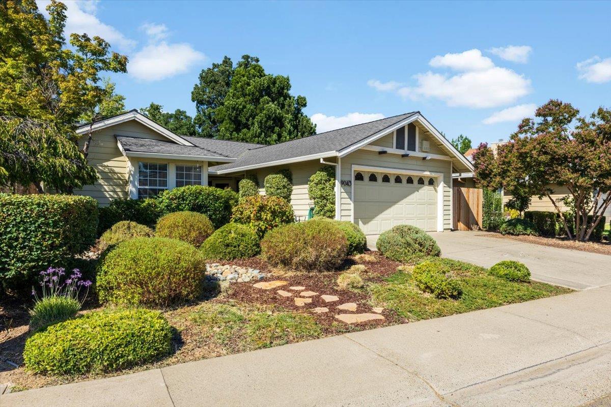 9043 Petite Sirah Way