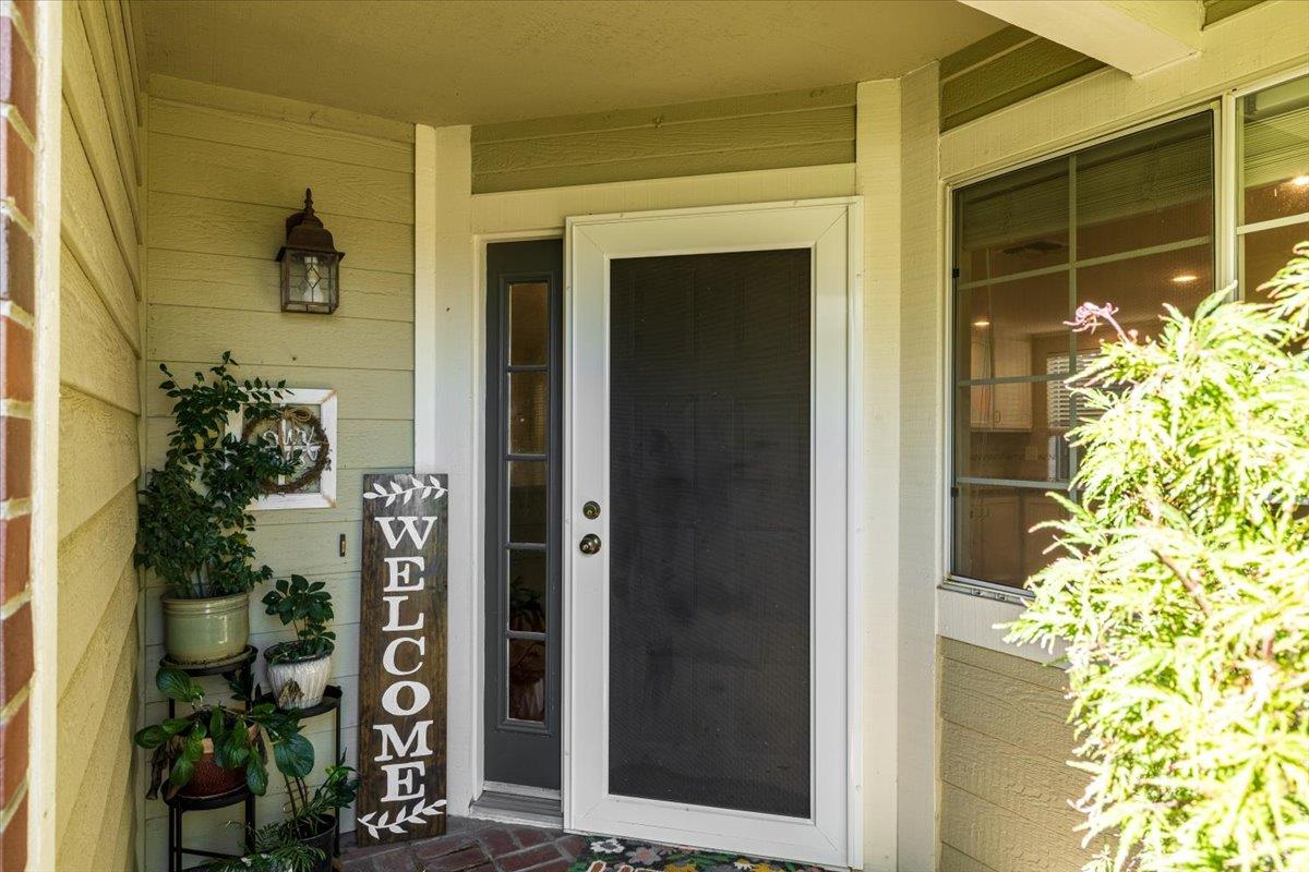 9043 Petite Sirah Way
