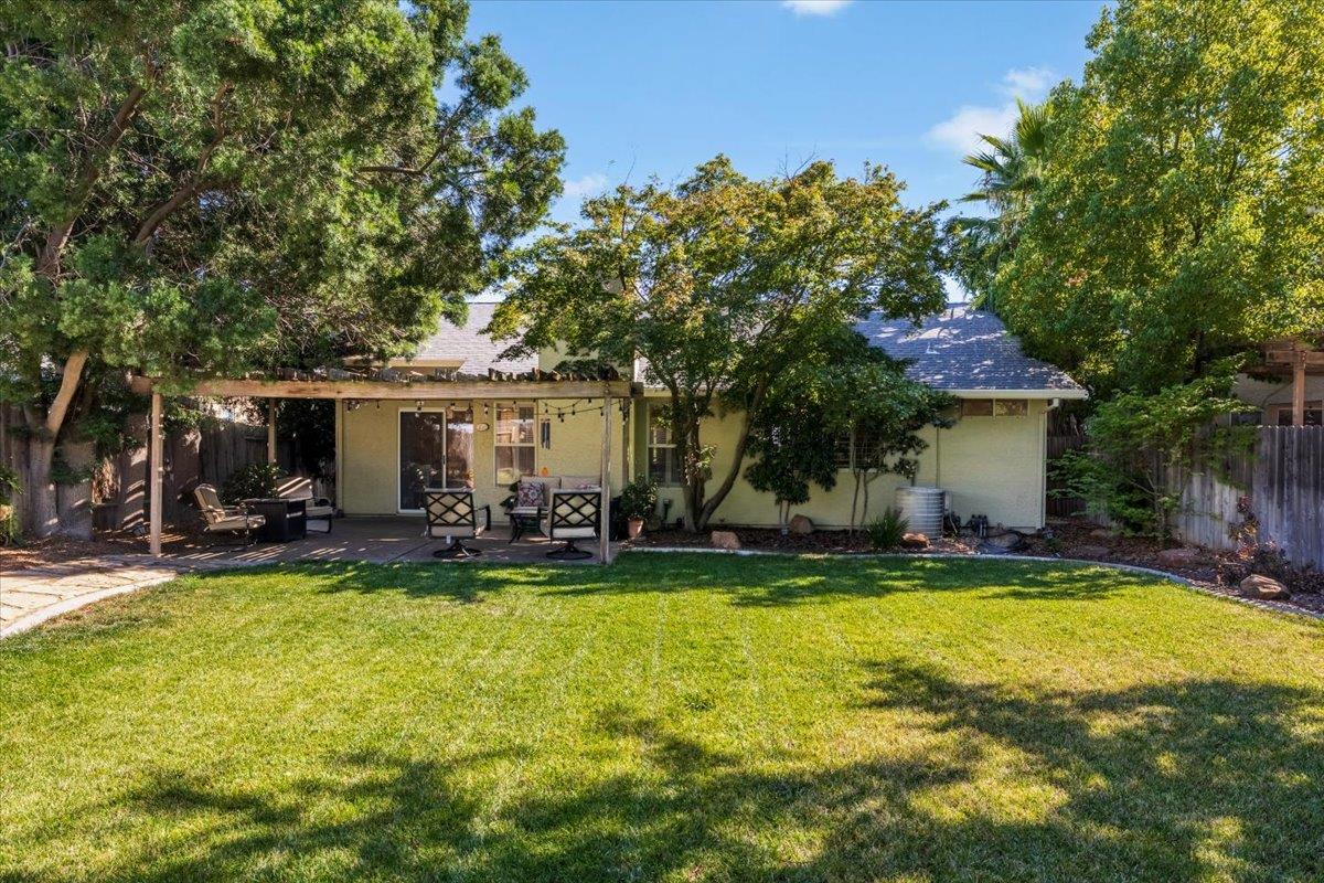 9043 Petite Sirah Way