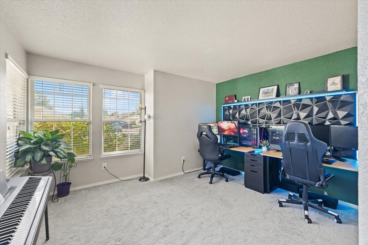 9043 Petite Sirah Way