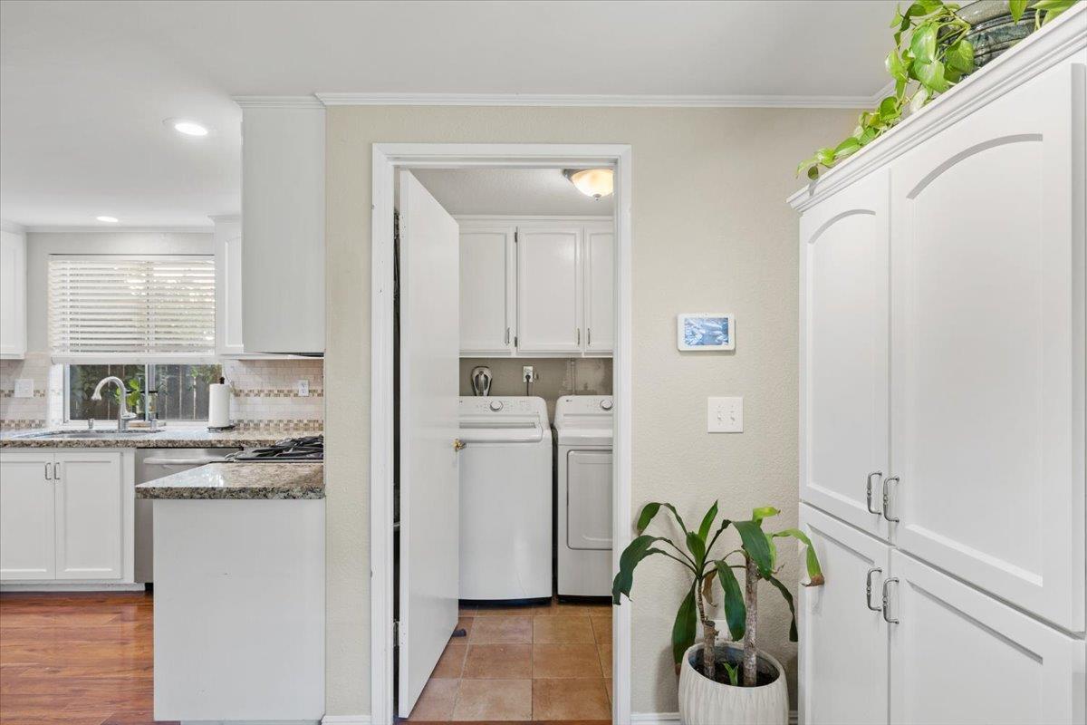 9043 Petite Sirah Way