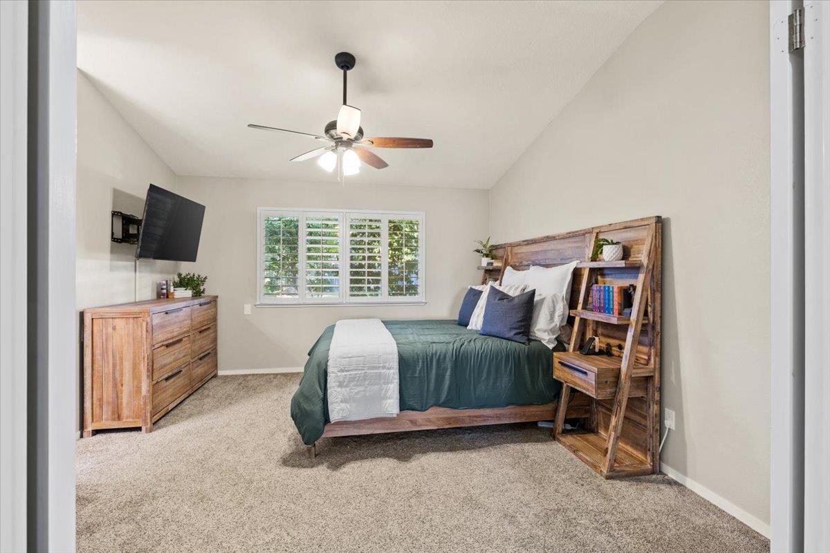 9043 Petite Sirah Way
