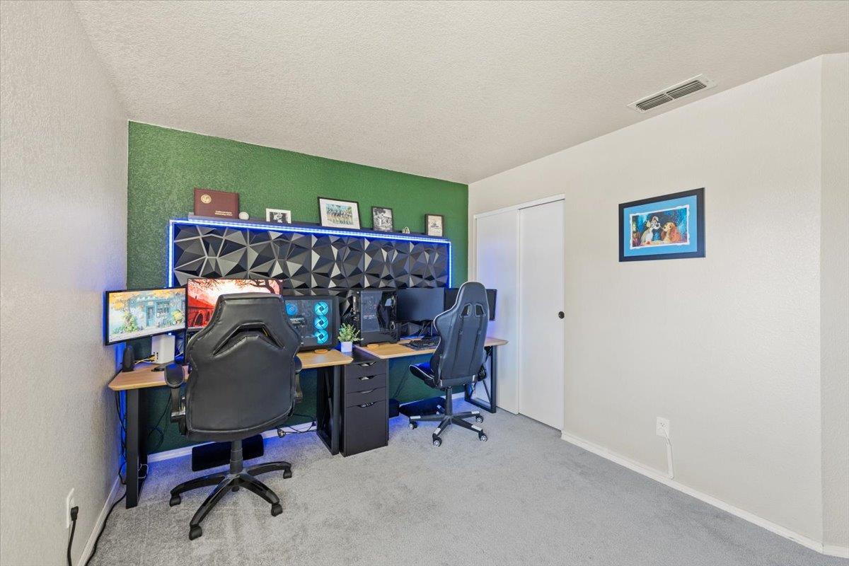 9043 Petite Sirah Way