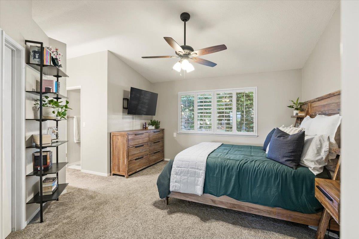 9043 Petite Sirah Way