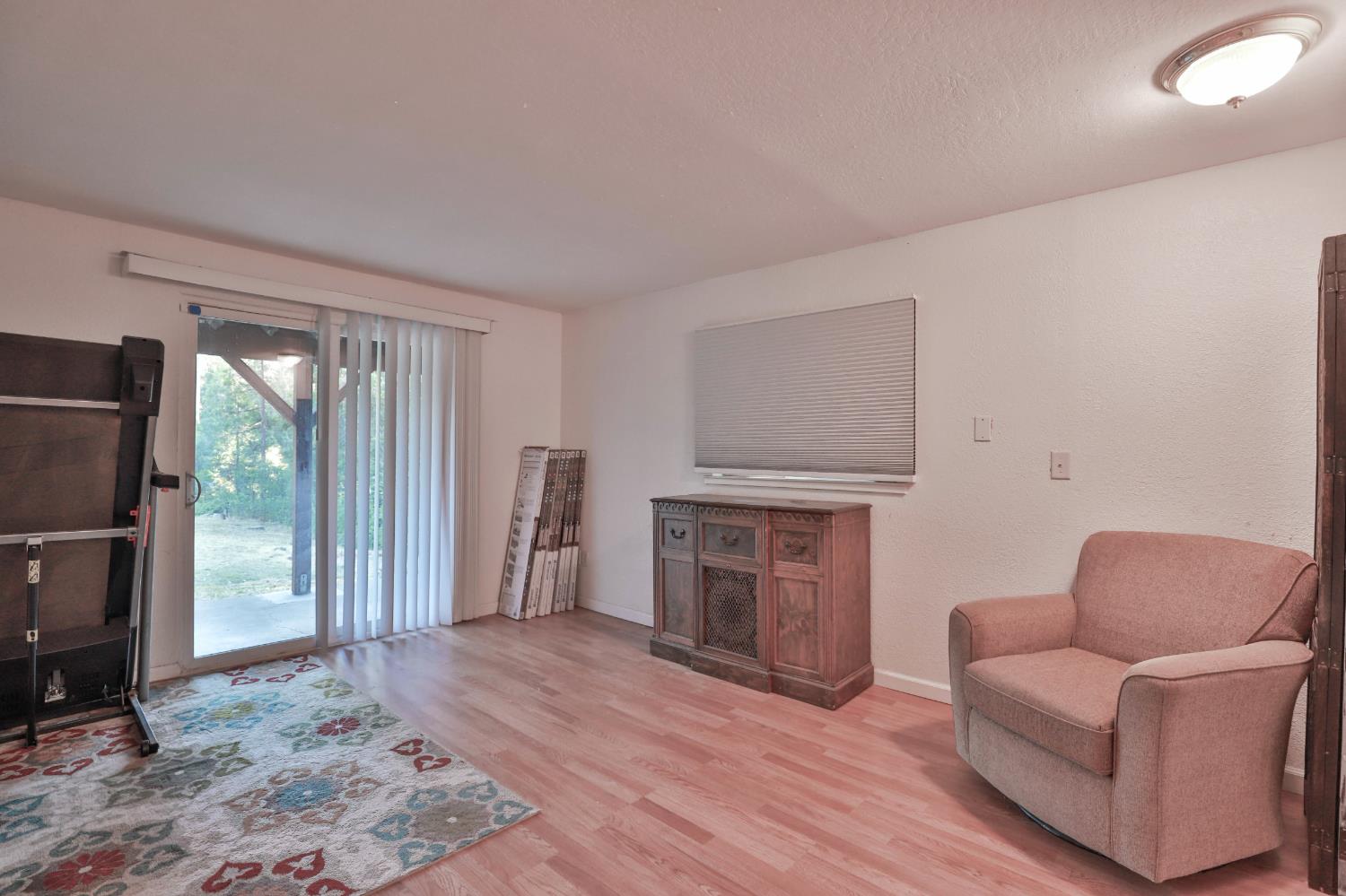 3044 Leaf Circle