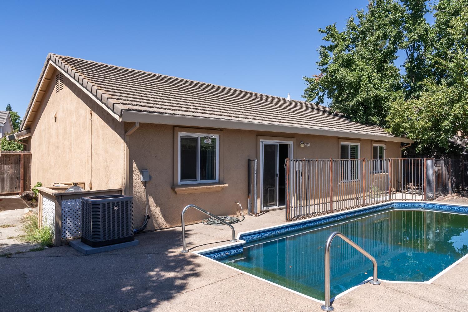 4733 Thoreau Drive