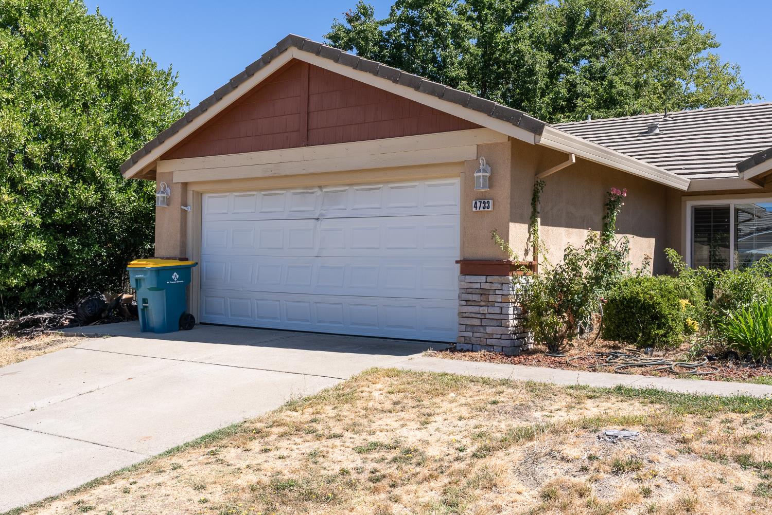 4733 Thoreau Drive
