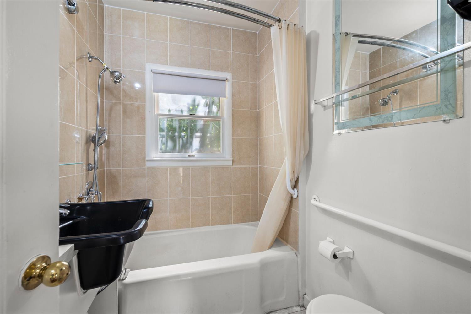 1204 El Monte Avenue