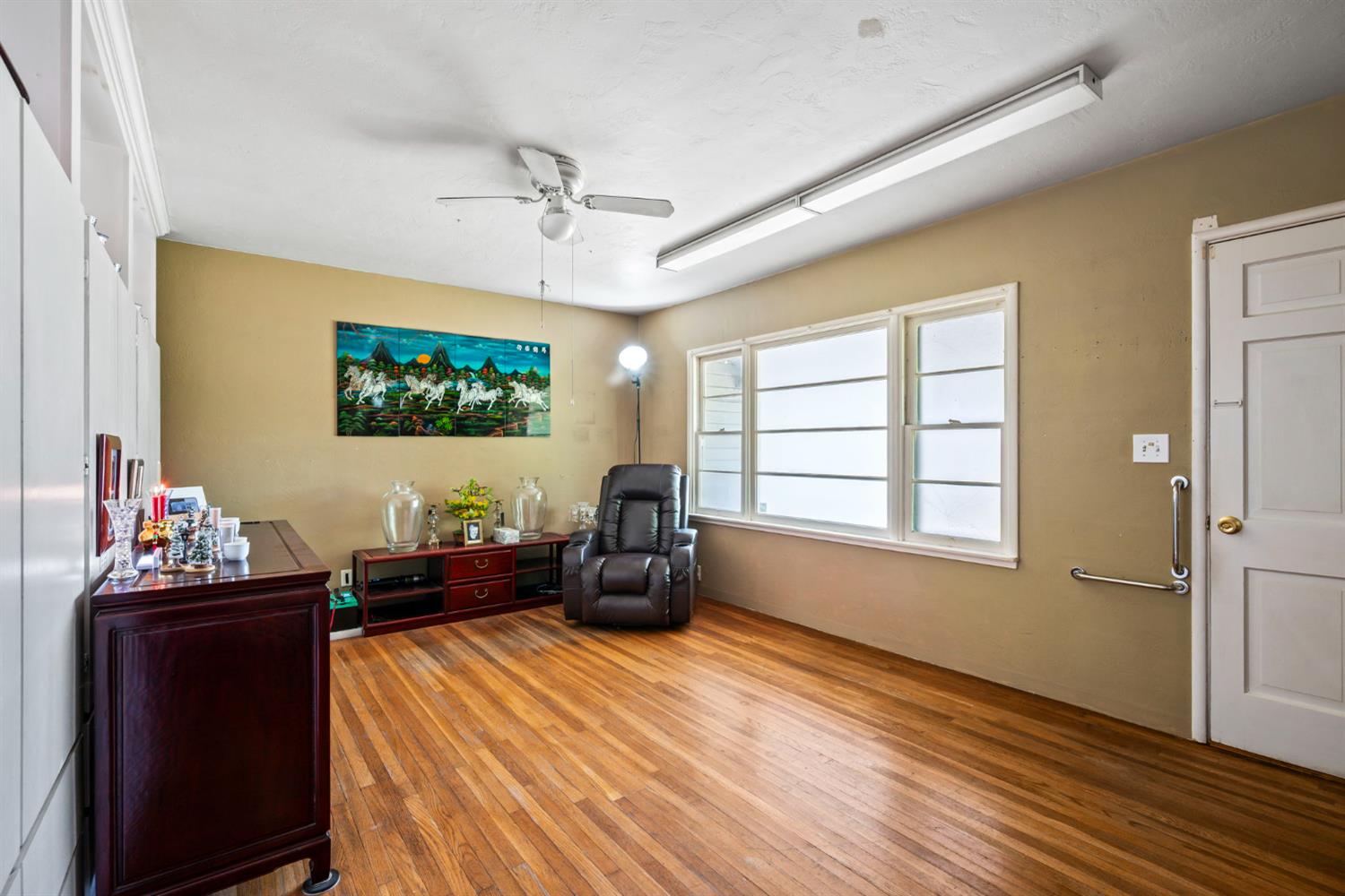 1204 El Monte Avenue