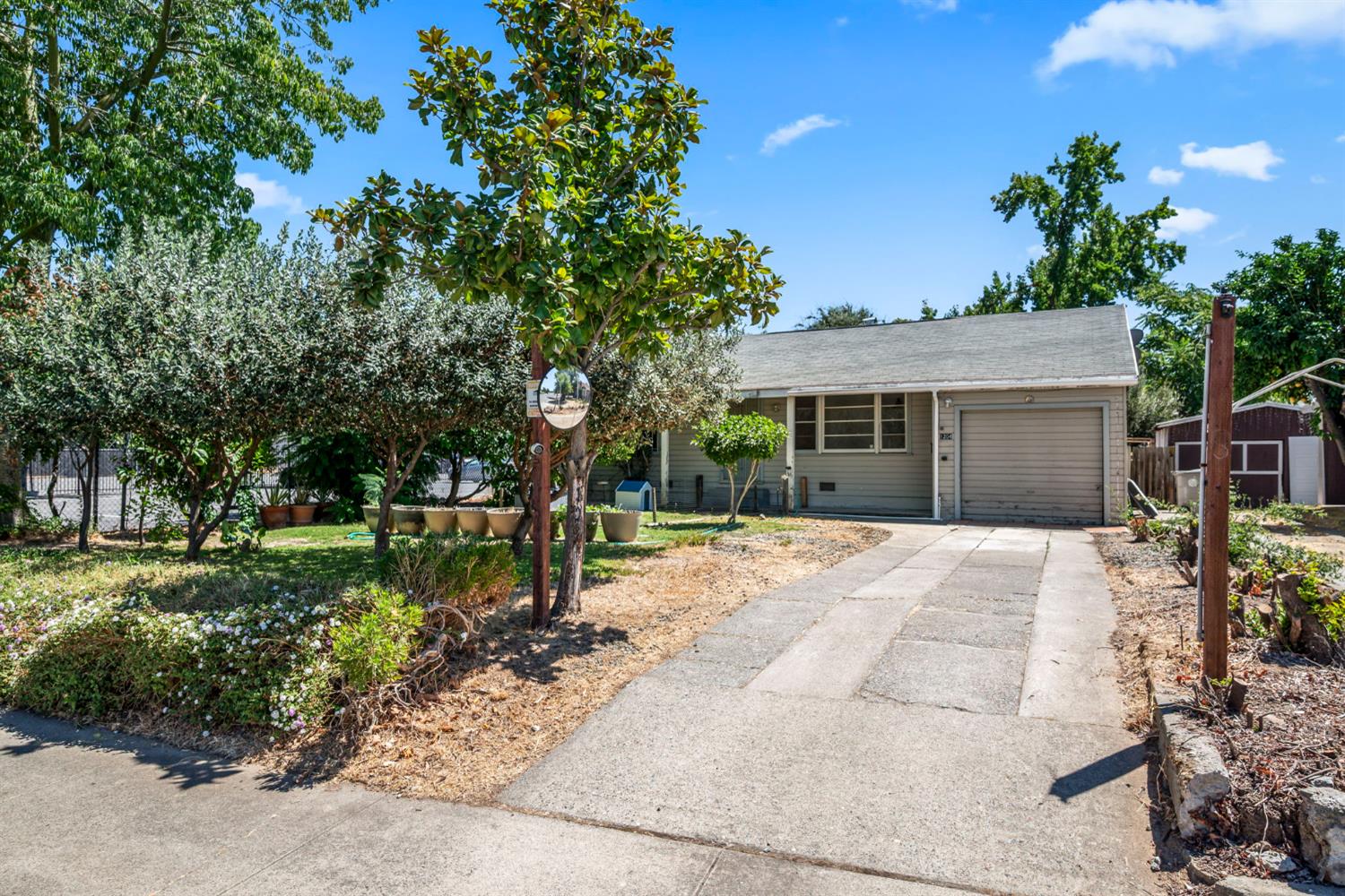 1204 El Monte Avenue