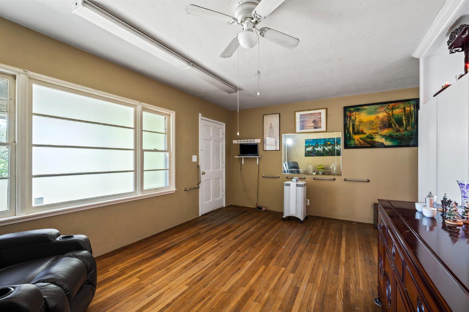 1204 El Monte Avenue