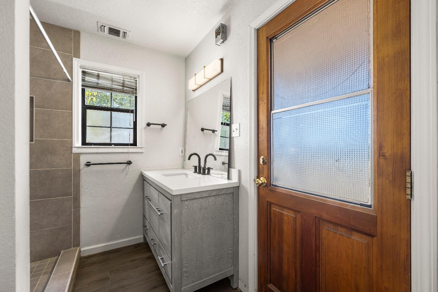 1511 Sisley Road