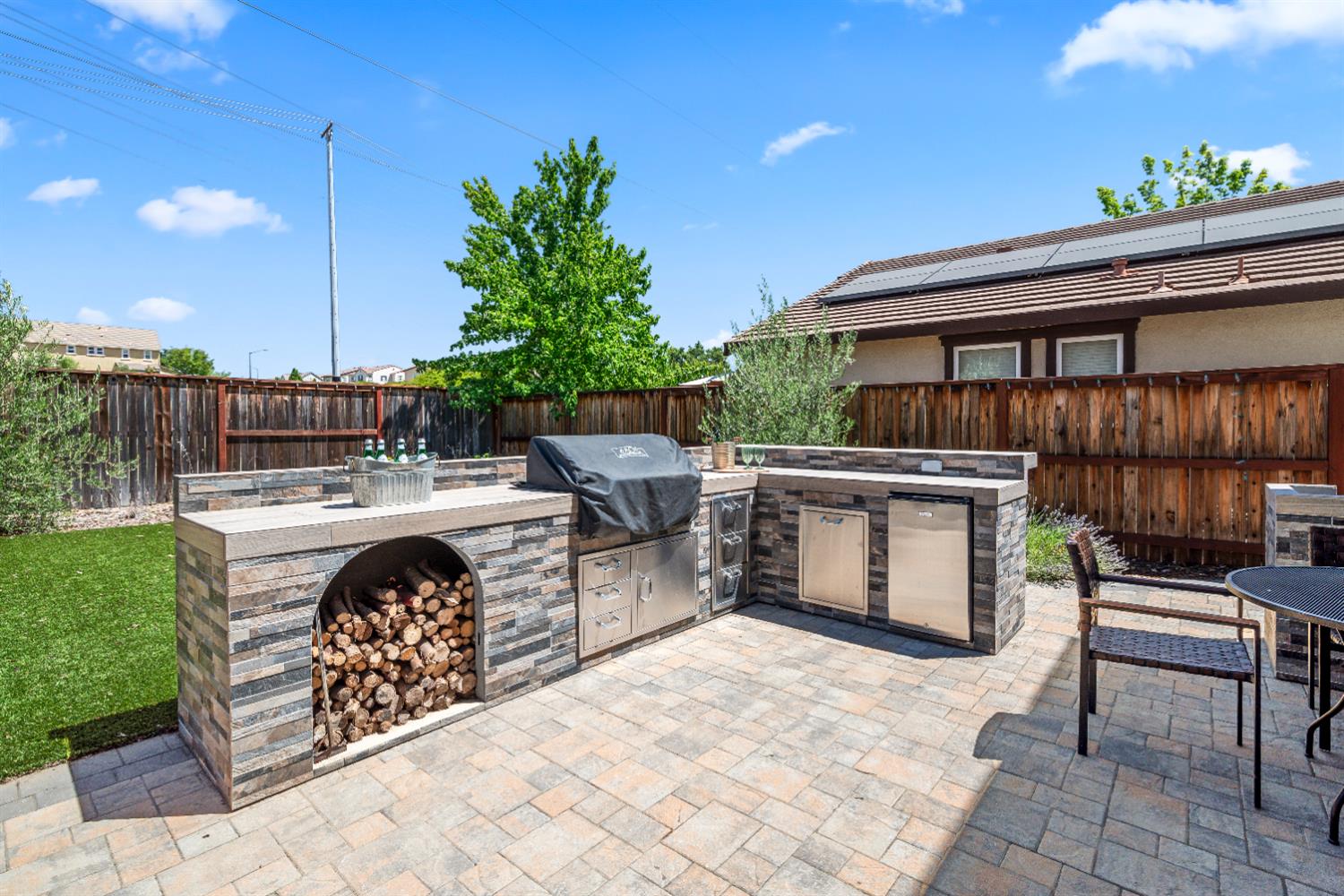 1604 Thurman Way