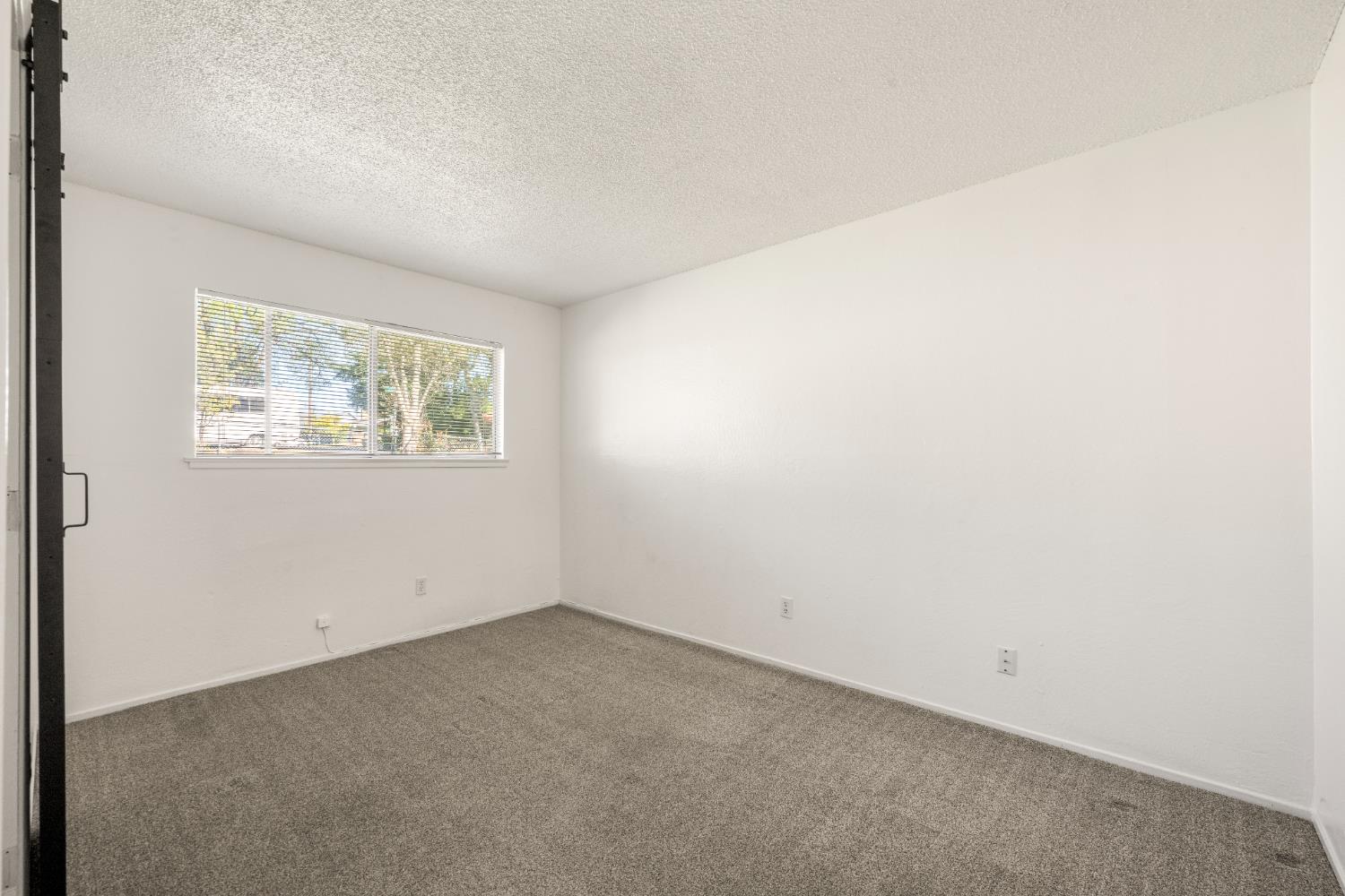 852 Live Oak Way