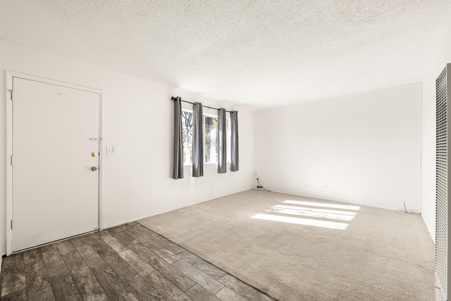 852 Live Oak Way
