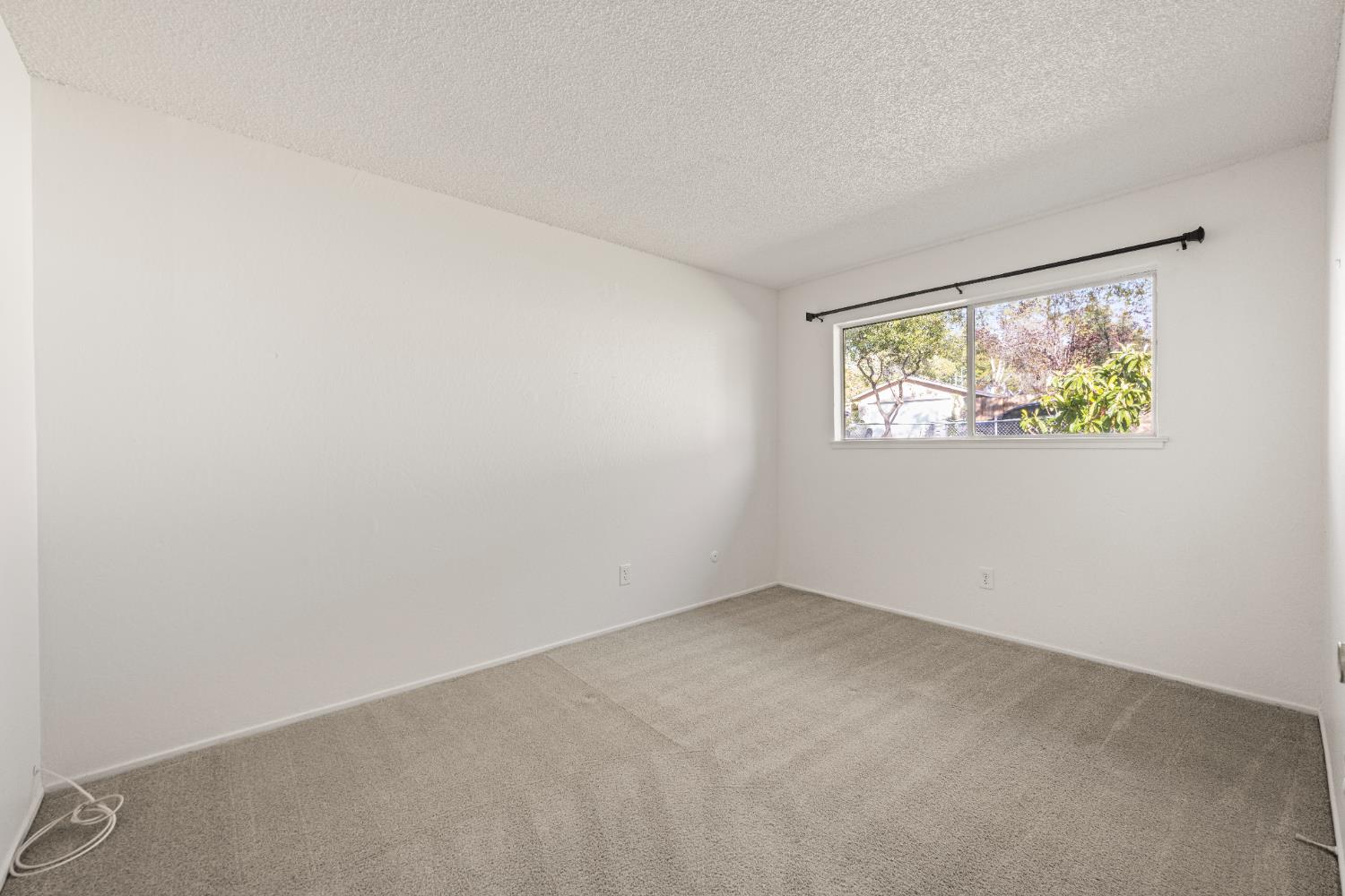 852 Live Oak Way