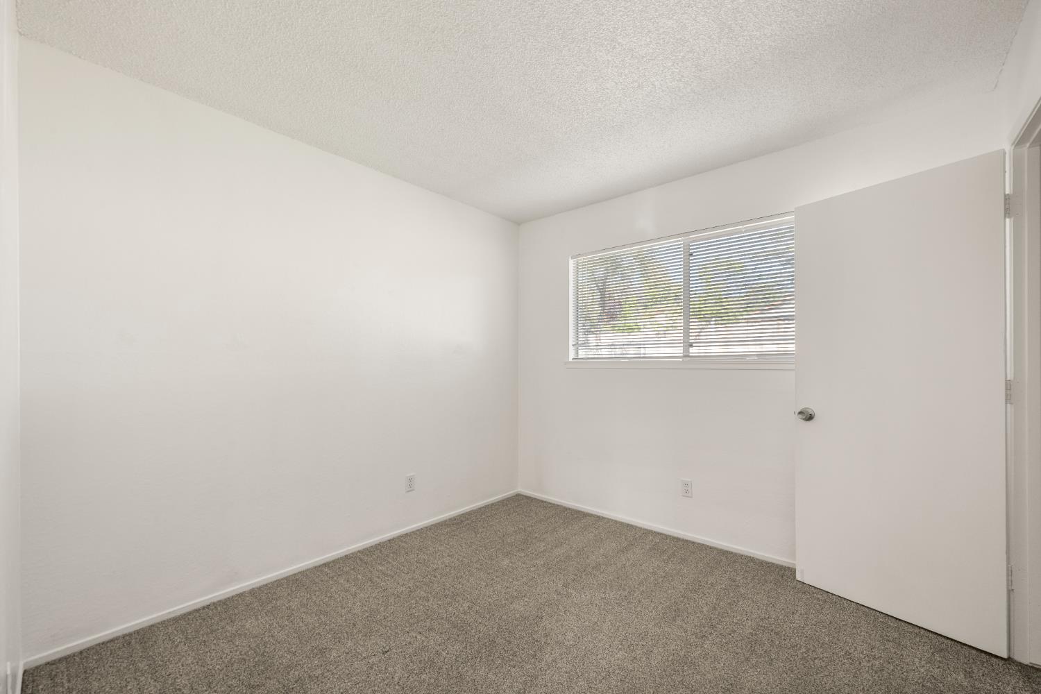 852 Live Oak Way