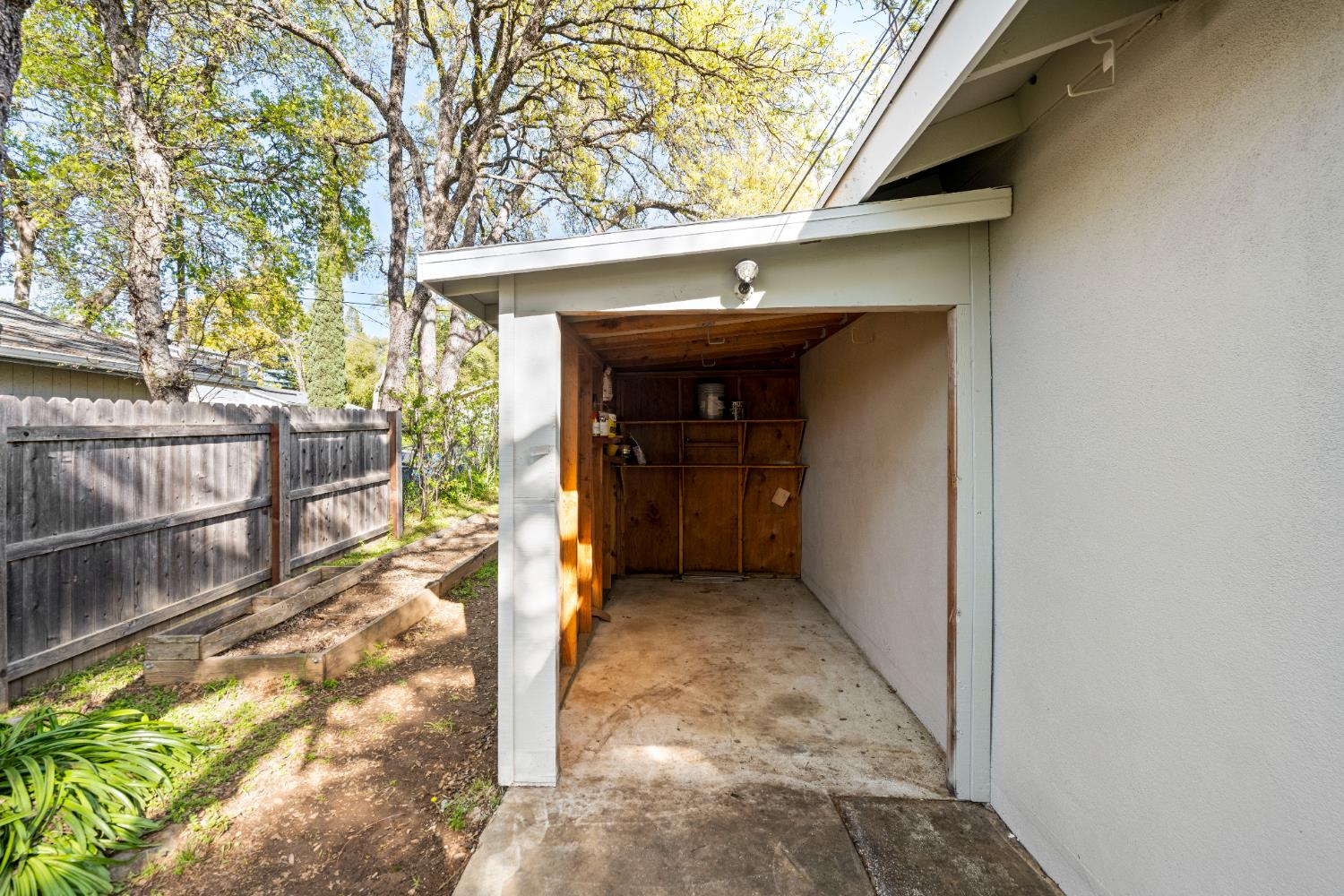 852 Live Oak Way