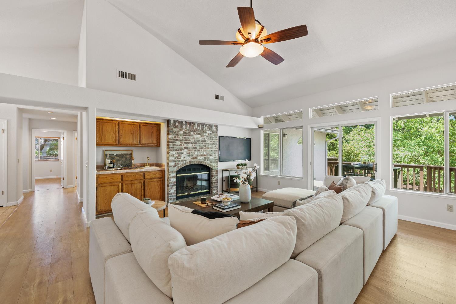 2964 Ridgeview Drive