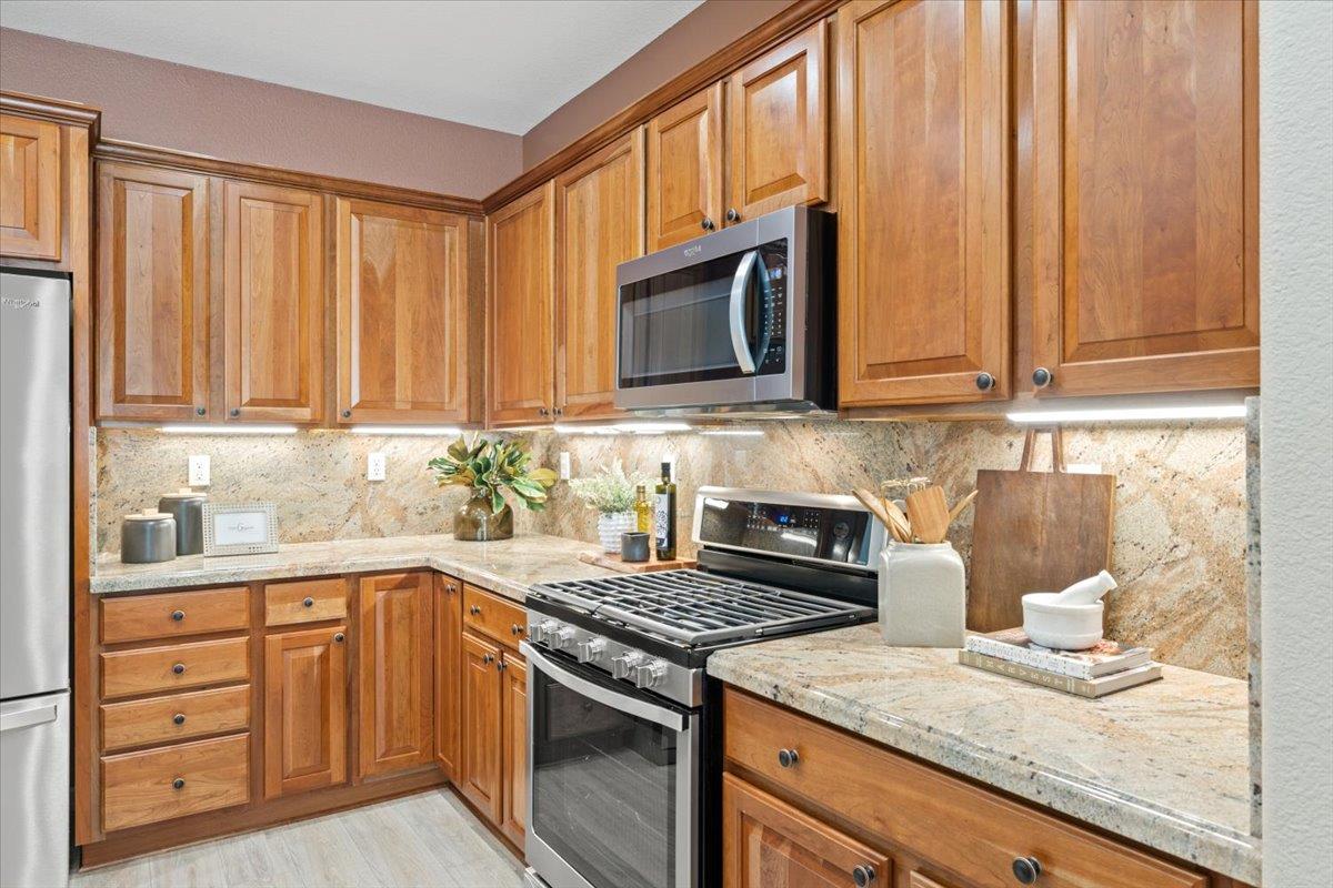 1613 Avian Hill Place