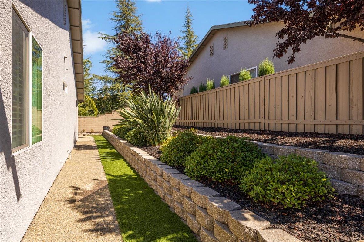 1613 Avian Hill Place