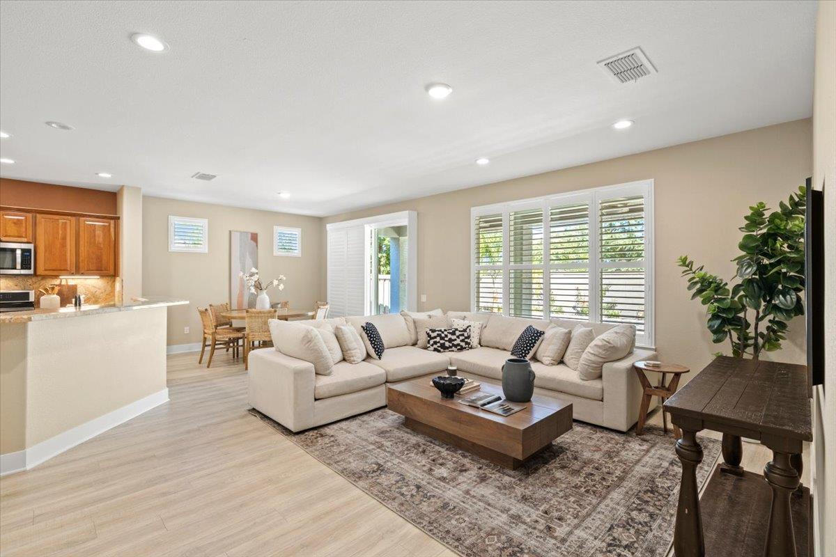 1613 Avian Hill Place