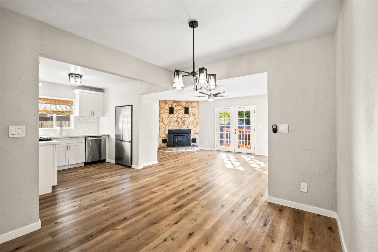 2513 Anna Way